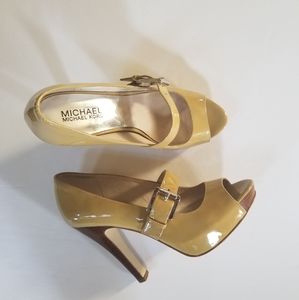 Michael kors Shoes. Size 7.